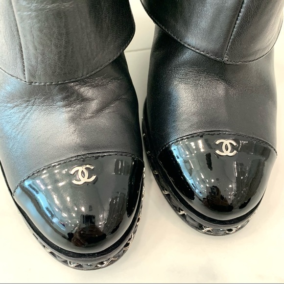 SOLD. CHANEL boots 38 run small - Picture 4 of 14